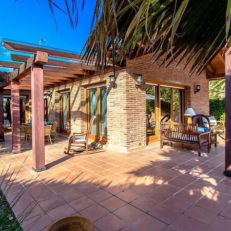 Villa Catalunya Casas A Costa Brava Gem - Only A Few Minutes To The Beach! *