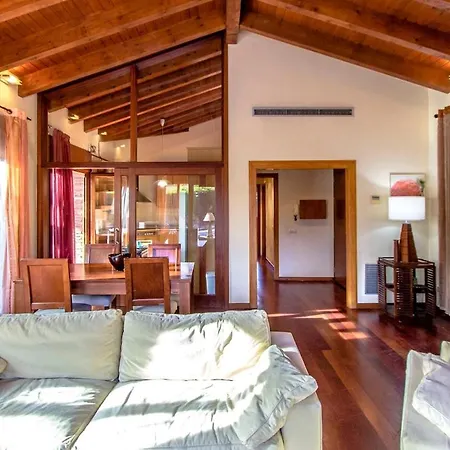 Catalunya Casas A Costa Brava Gem - Only A Few Minutes To The Beach! Villa